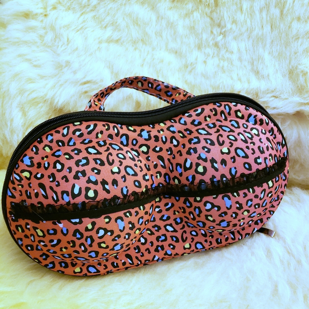 Bra and lingerie travel hardcase. NWOT.